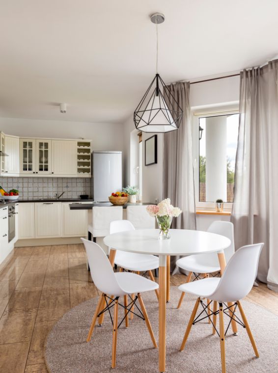 Amenajări interioare casă realizate de firmă construcții în Satu Mare